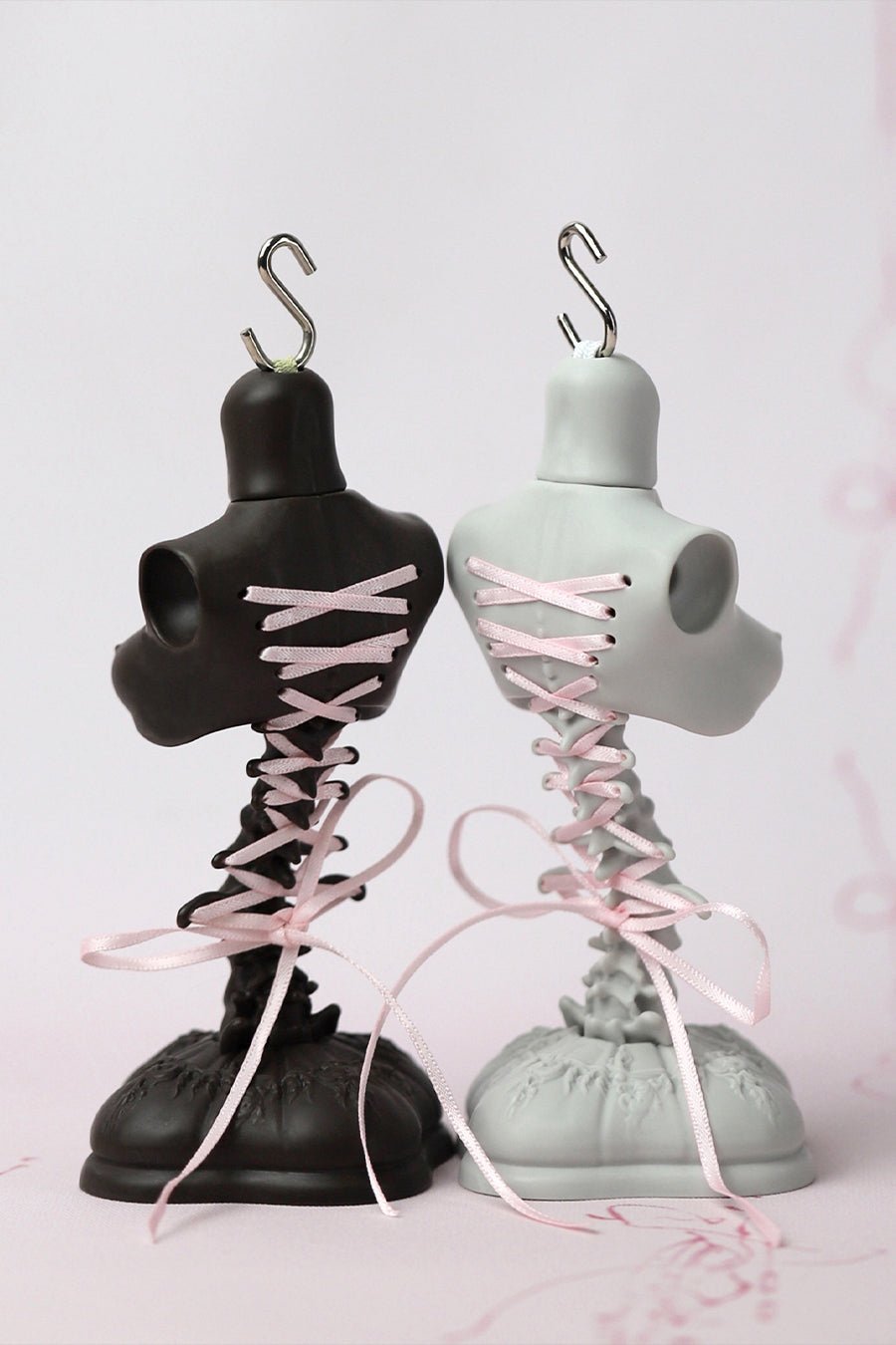 ʚɞ ⁺ "Piercing Me" Ribbon Piercing Spine Chest Stand - Roe2me Dolly